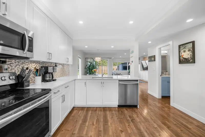 42 4800 TRIMARAN DRIVE - photo 2 of 37