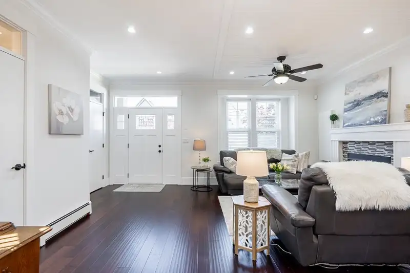 20958 80A AVENUE - photo 2 of 37