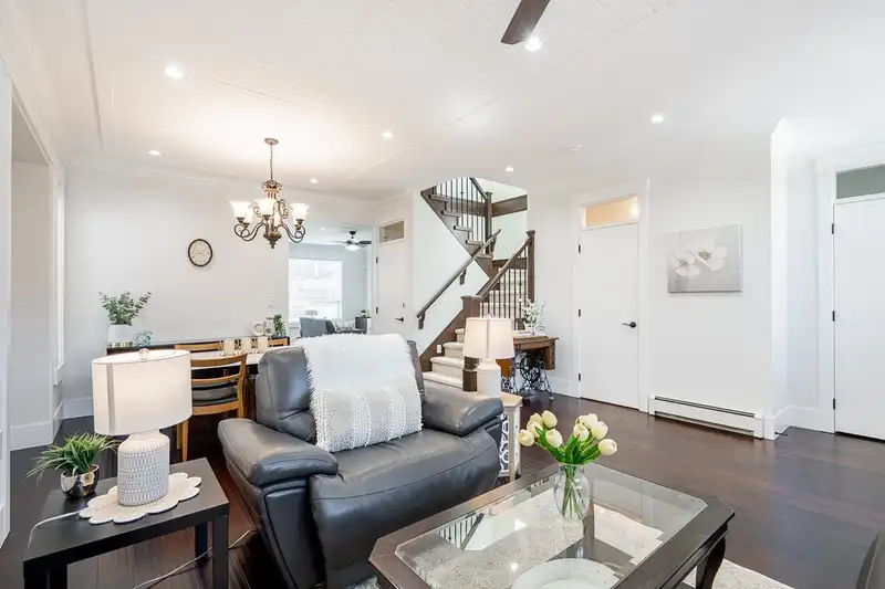 20958 80A AVENUE - photo 4 of 37