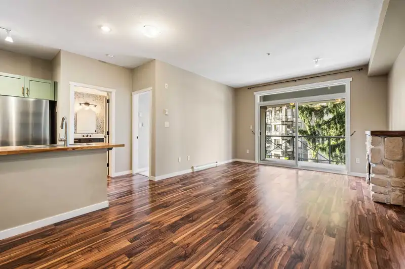 309 33338 E BOURQUIN CRESCENT - photo 2 of 40