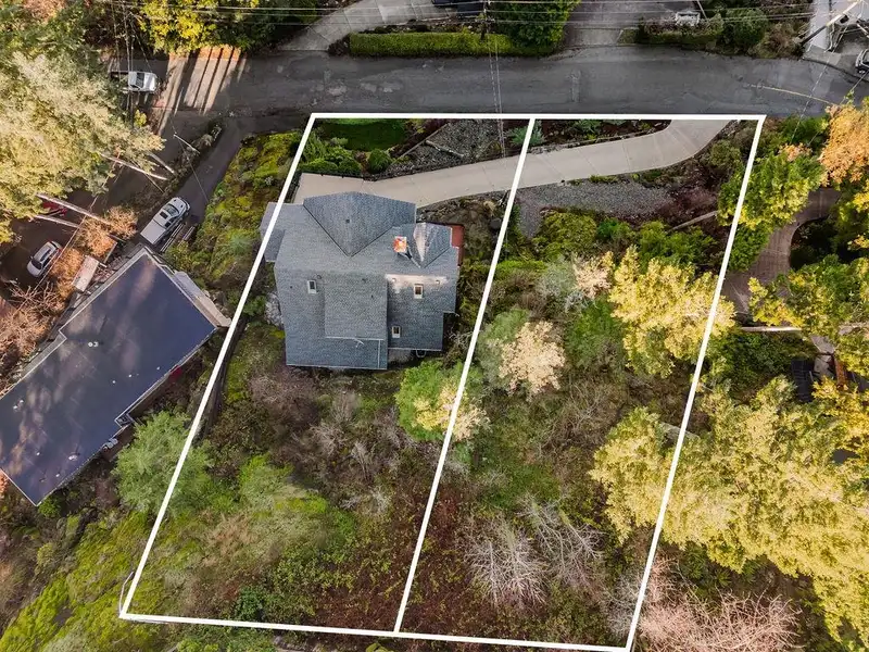 401 SKYLINE DRIVE - photo 2 of 40