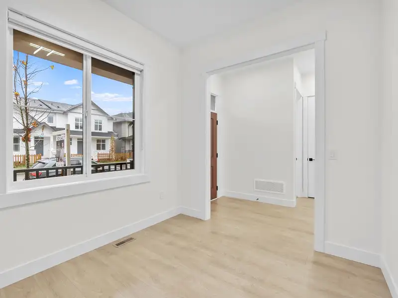20522 76 AVENUE - photo 4 of 37