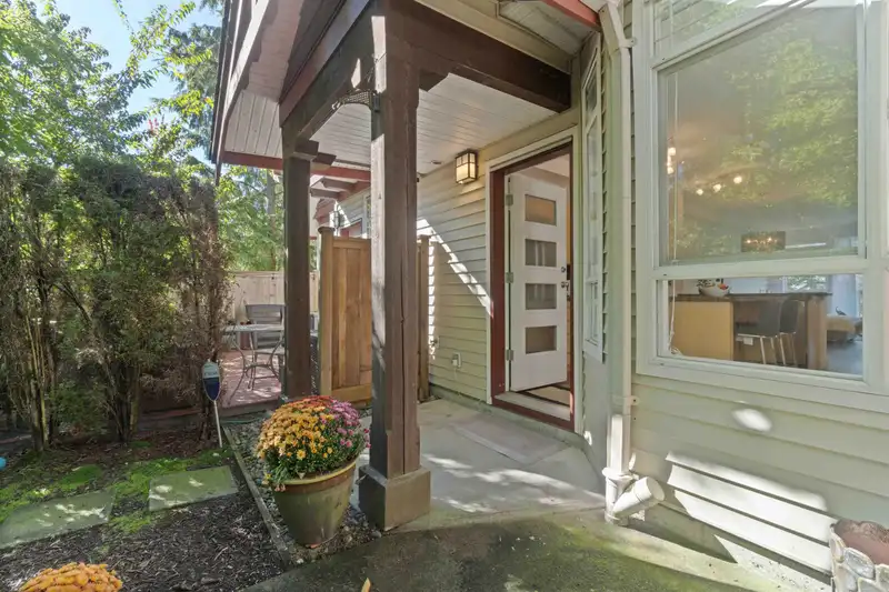5 15 FOREST PARK WAY - photo 2 of 28