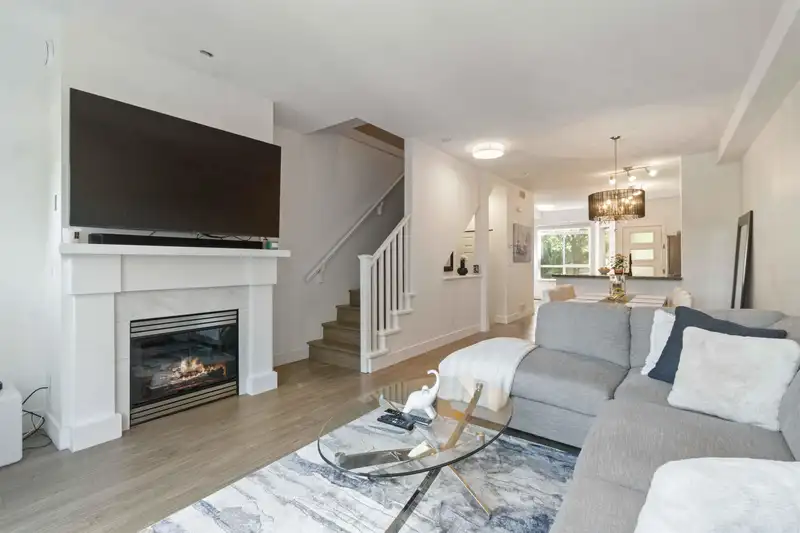 5 15 FOREST PARK WAY - photo 4 of 28