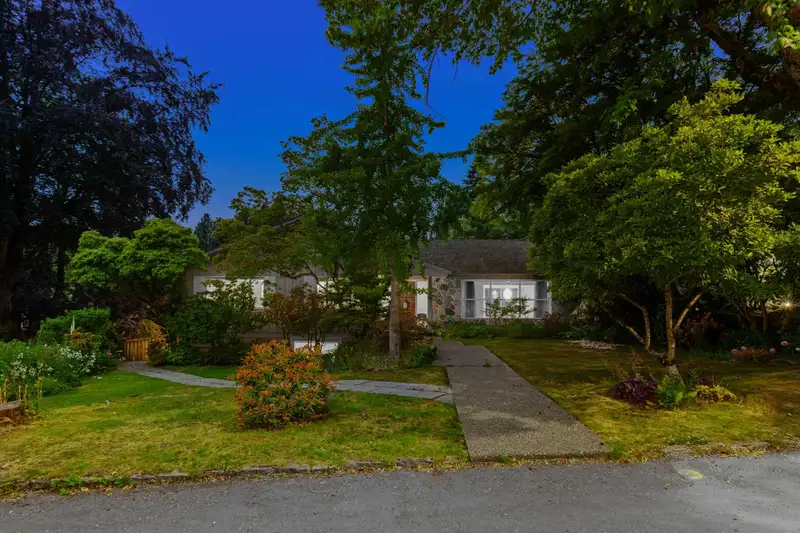 6297 MACKENZIE STREET - photo 1 of 40
