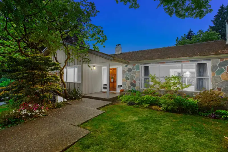 6297 MACKENZIE STREET - photo 2 of 40