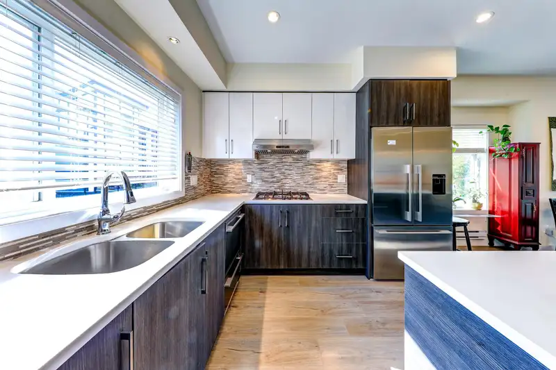 96 9680 ALEXANDRA ROAD - photo 4 of 40