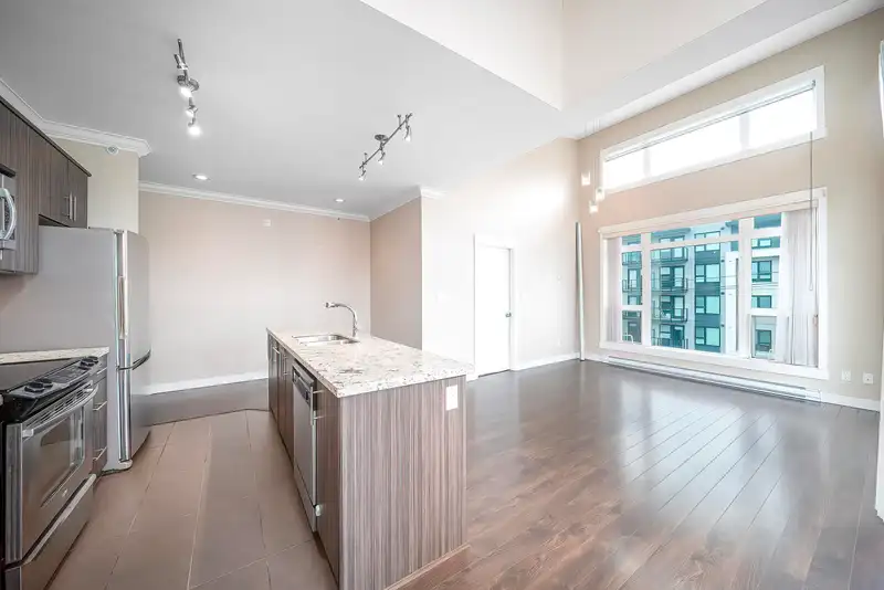 403 6888 ROYAL OAK AVENUE - photo 1 of 25