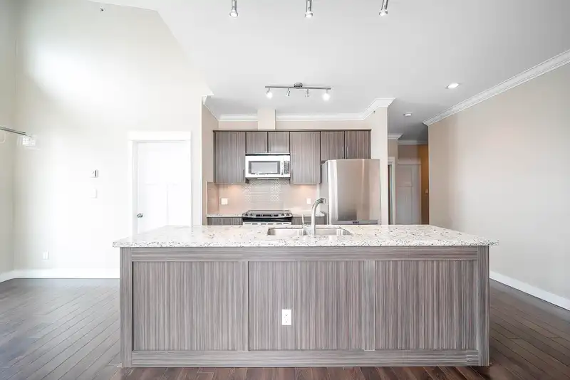403 6888 ROYAL OAK AVENUE - photo 3 of 25