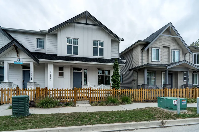 20523 76 AVENUE - photo 1 of 25