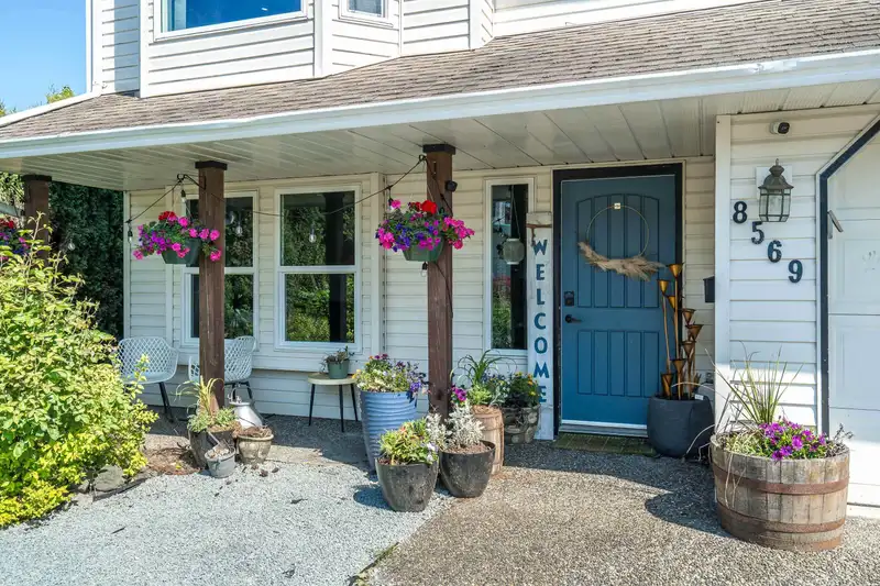 8569 MCKEE PLACE - photo 4 of 40