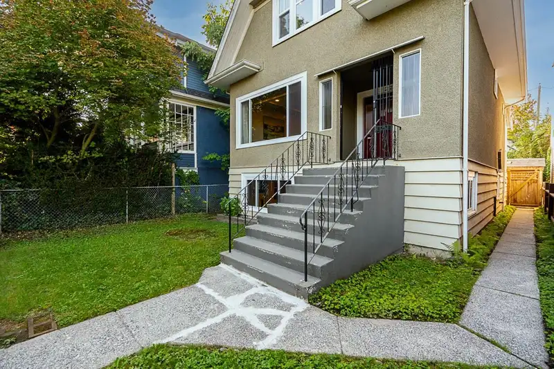 22 E 18TH AVENUE - photo 3 of 40
