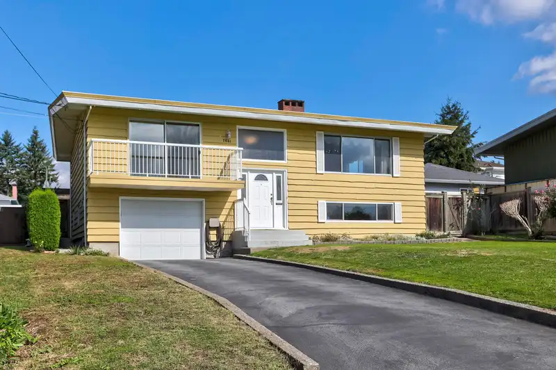 7061 PAULUS CRESCENT - photo 1 of 35