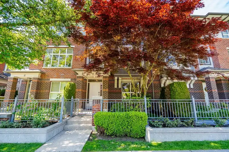 11 18777 68A AVENUE - photo 3 of 40