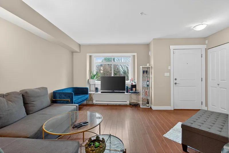 27 7428 14TH AVENUE - photo 4 of 17