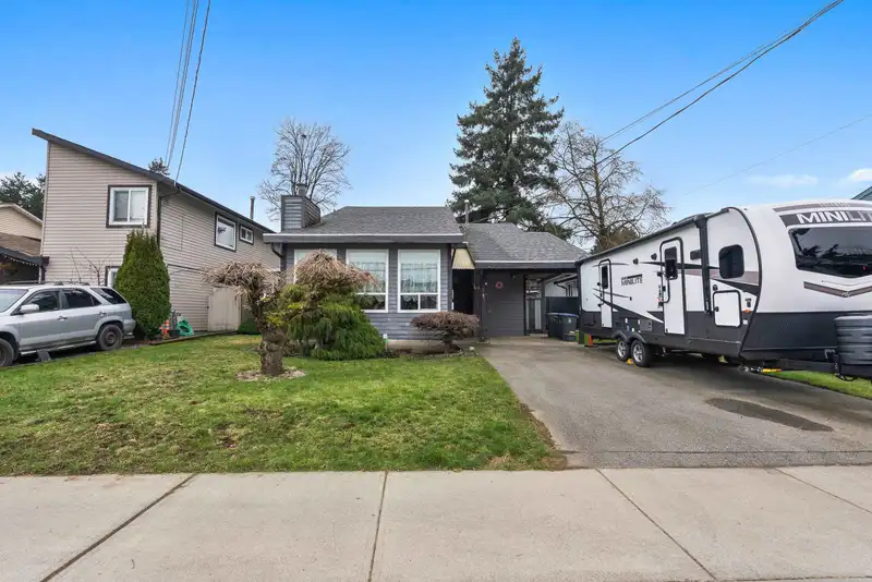 8153 122A STREET - photo 2 of 33