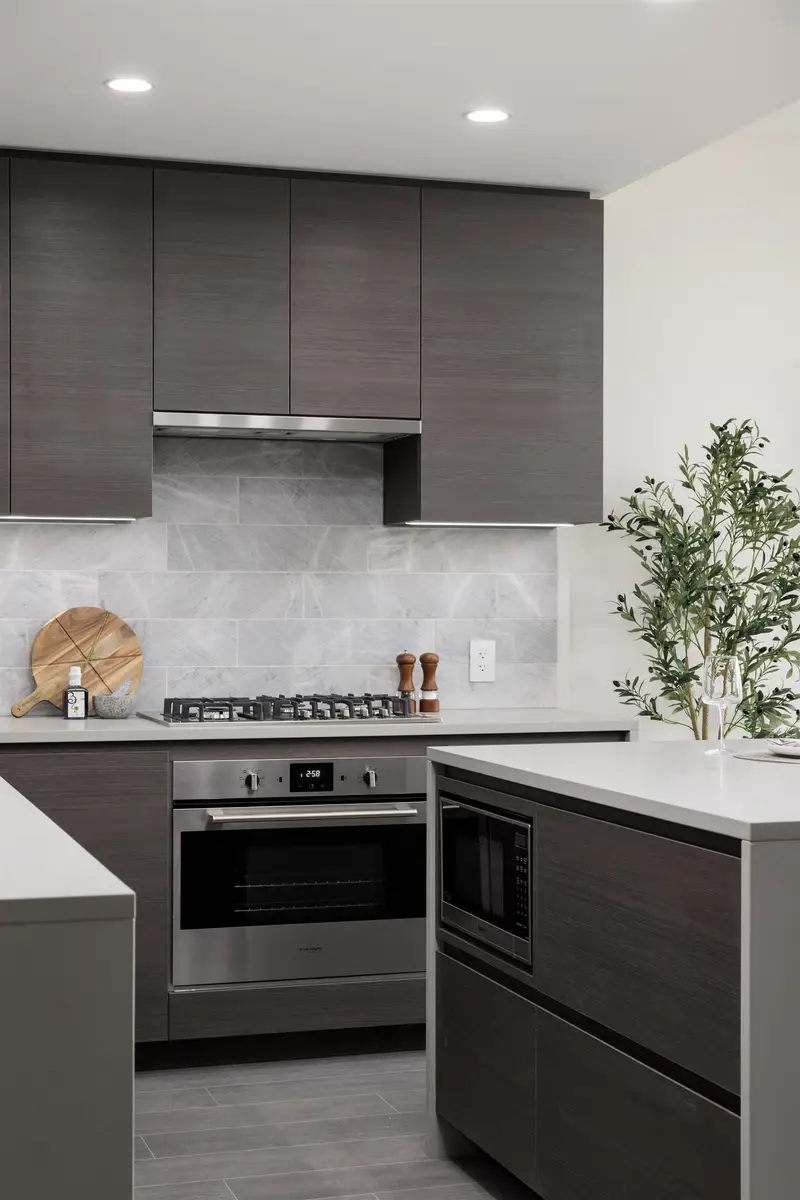 2907 4168 LOUGHEED HIGHWAY - photo 2 of 22