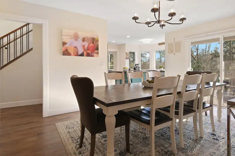 18274 58A AVENUE - photo 4 of 40