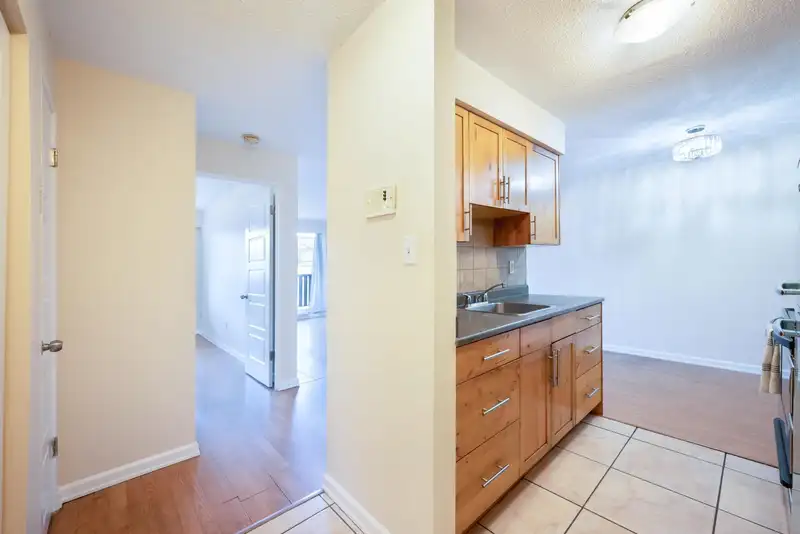 114 175 E 4TH STREET - photo 2 of 14