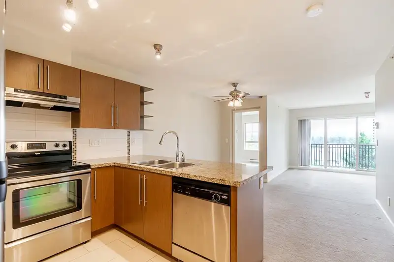 413 2088 BETA AVENUE - photo 4 of 37