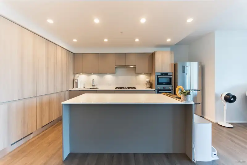 4401 3833 EVERGREEN PLACE - photo 3 of 39