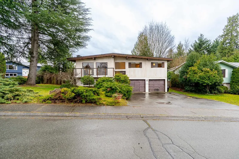 11148 84B AVENUE - photo 1 of 20