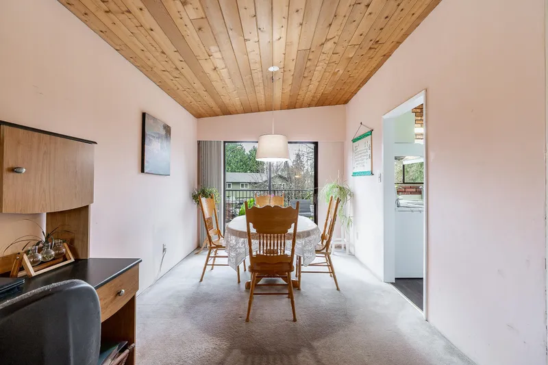 11148 84B AVENUE - photo 4 of 20