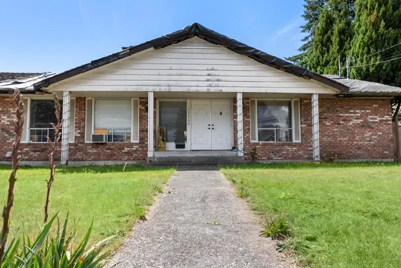 12140 96 AVENUE - photo 2 of 18