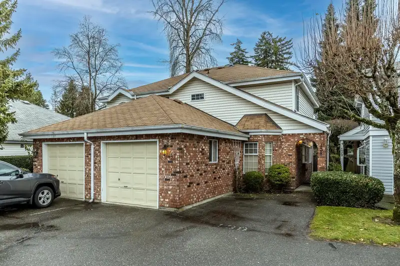 138 12233 92 AVENUE - photo 1 of 39
