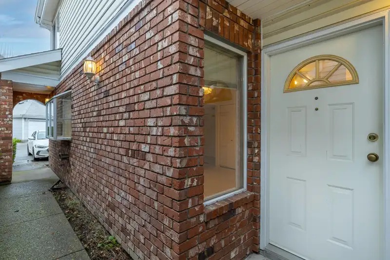 138 12233 92 AVENUE - photo 2 of 39
