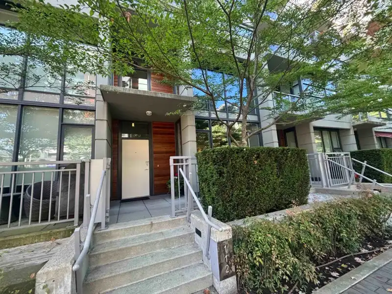 112 W 1ST AVENUE - photo 1 of 32