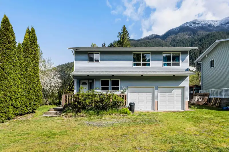 66506 KAWKAWA LAKE ROAD - photo 1 of 35