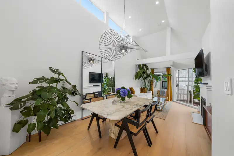 407 1147 NELSON STREET - photo 1 of 26