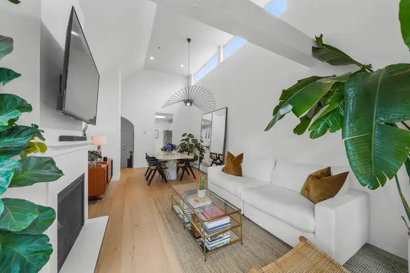 407 1147 NELSON STREET - photo 3 of 26
