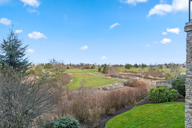 211 5055 SPRINGS BOULEVARD - photo 3 of 8