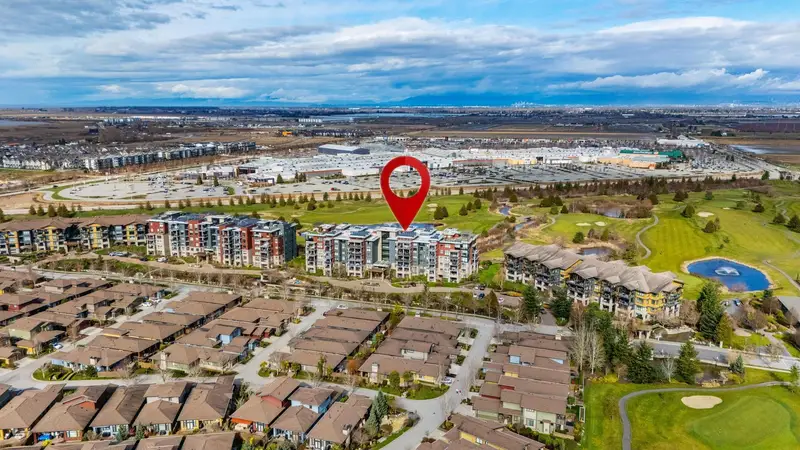 211 5055 SPRINGS BOULEVARD - photo 4 of 8