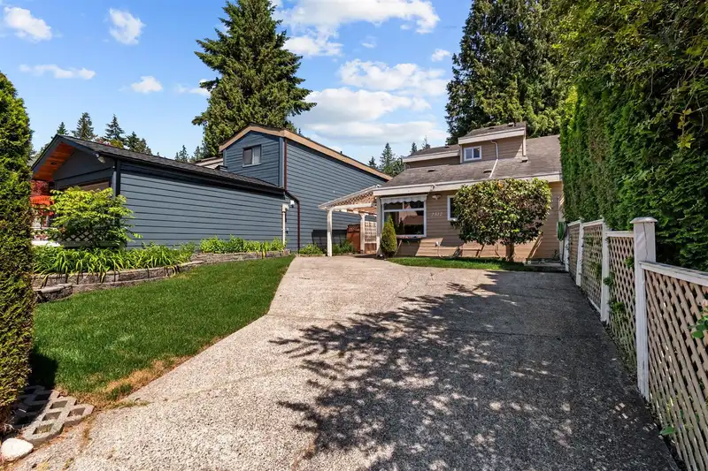 2512 BURIAN DRIVE - photo 2 of 30