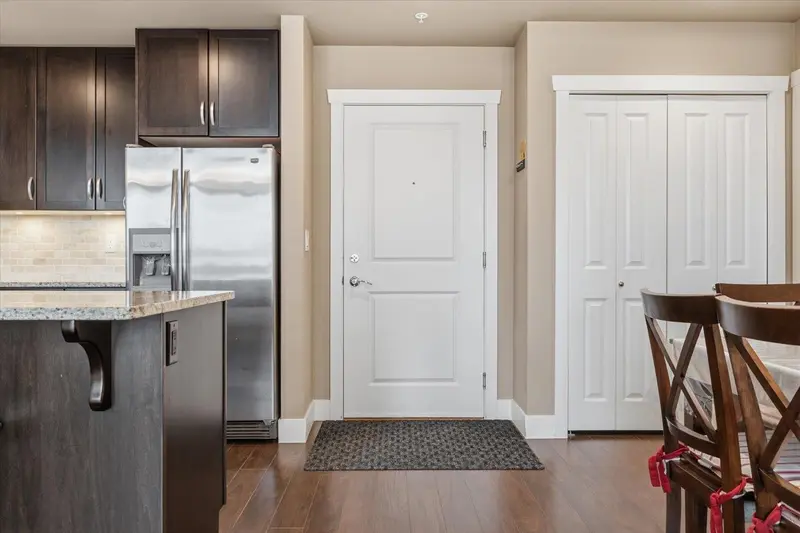 402 3192 GLADWIN ROAD - photo 2 of 25