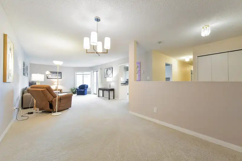 305 1521 BLACKWOOD STREET - photo 4 of 29