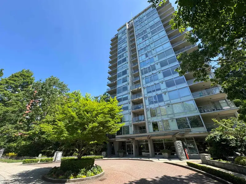 305 5639 HAMPTON PLACE - photo 1 of 17