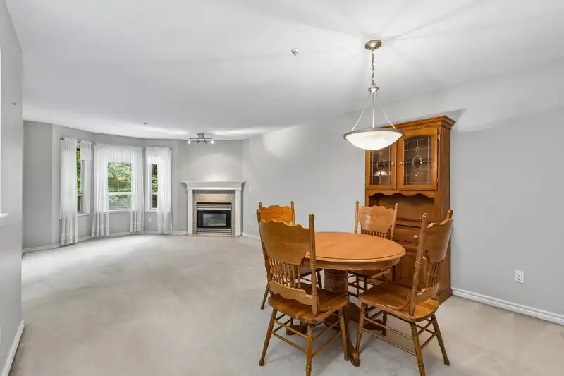 206 1150 LYNN VALLEY ROAD - photo 2 of 35