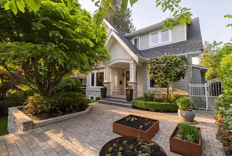 4021 W 34TH AVENUE - photo 1 of 40