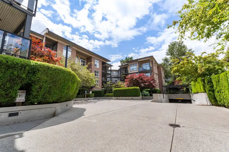 216 10707 139 STREET - photo 1 of 20