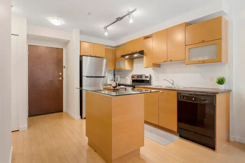 216 10707 139 STREET - photo 4 of 20