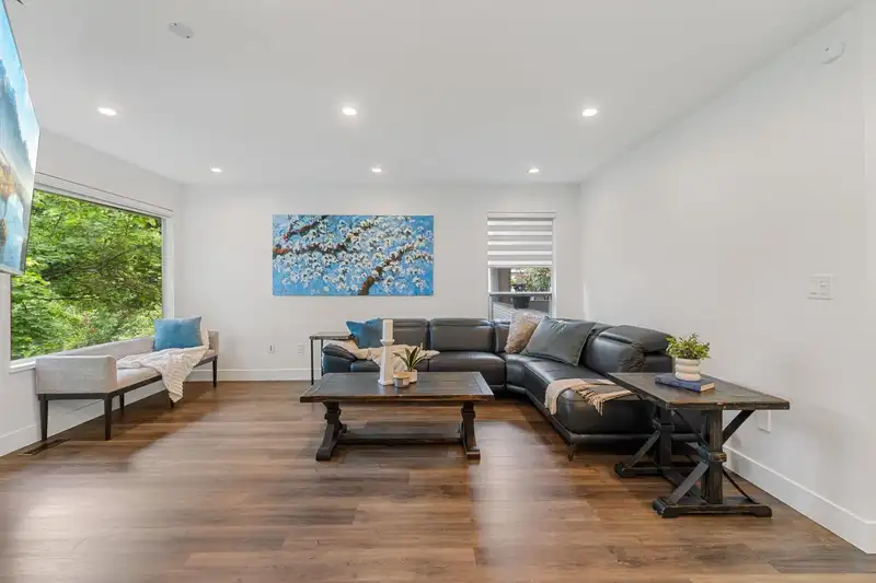 36 1216 JOHNSON STREET - photo 3 of 38