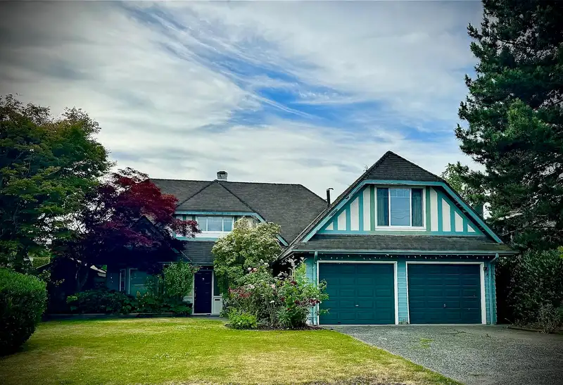 5140 GALWAY DRIVE - photo 1 of 33