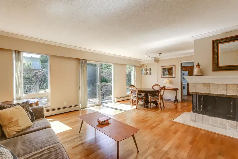 5140 GALWAY DRIVE - photo 2 of 33