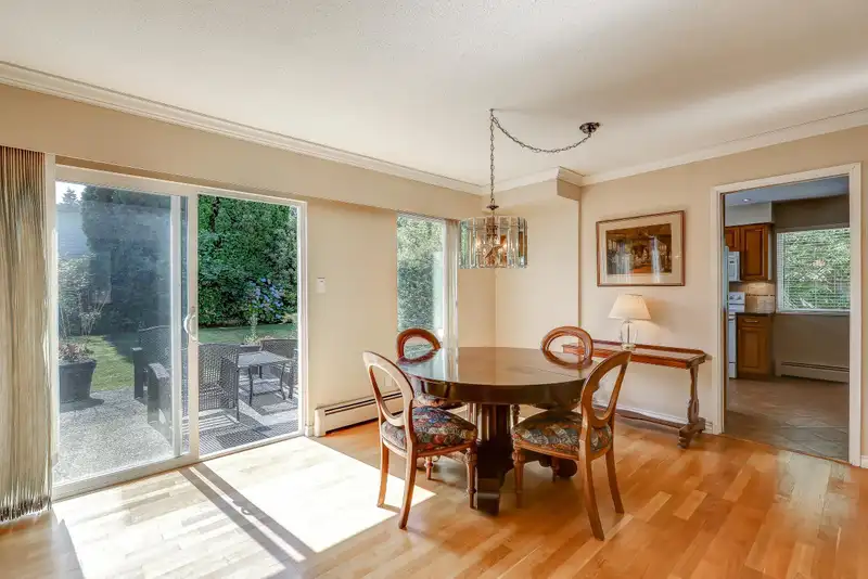 5140 GALWAY DRIVE - photo 3 of 33
