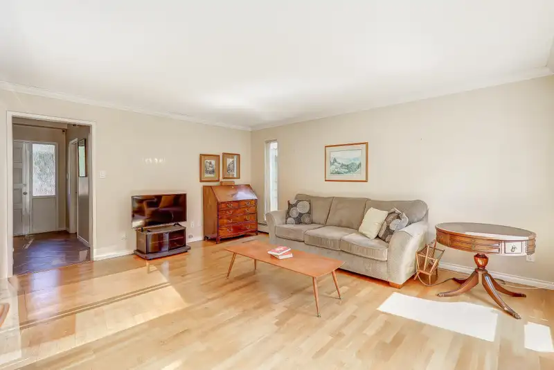 5140 GALWAY DRIVE - photo 4 of 33