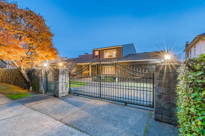 1428 W 37TH AVENUE - photo 3 of 25